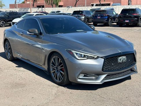 Used 2017 INFINITI Q60 Red Sport 400 image 4