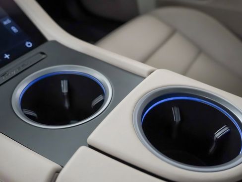 Certified 2025 Porsche Taycan 4S image 34