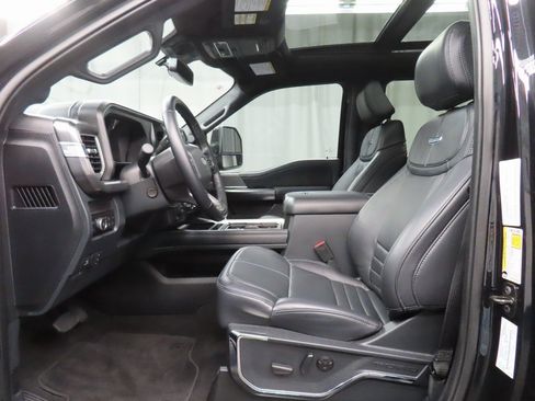 Used 2025 Ford F250 Platinum image 11