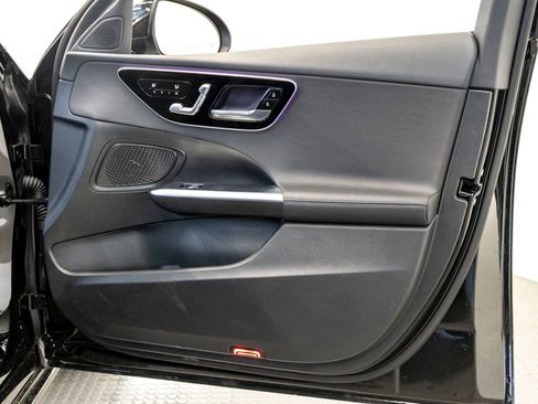 Used 2025 Mercedes-Benz C 300 Sedan image 26