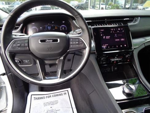 Used 2021 Jeep Grand Cherokee L Laredo w/ Luxury Tech Group I image 11