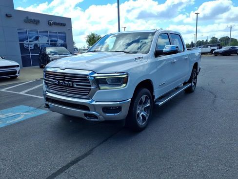 Used 2023 RAM 1500 Laramie AWD/4WD image 2