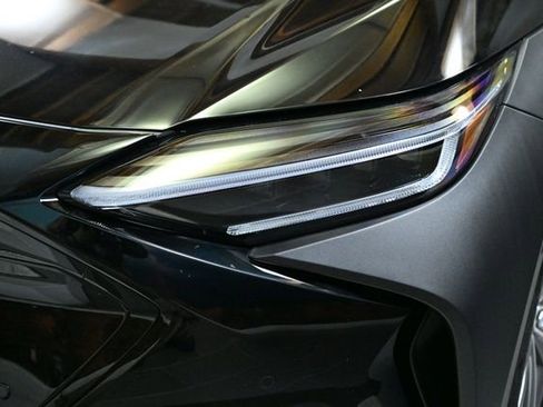 Used 2023 Subaru Solterra AWD image 18