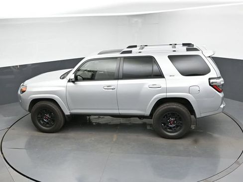 Used 2021 Toyota 4Runner SR5 Premium w/ Moonroof Package AWD/4WD image 20
