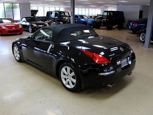 Used 2004 Nissan 350Z Touring image 16