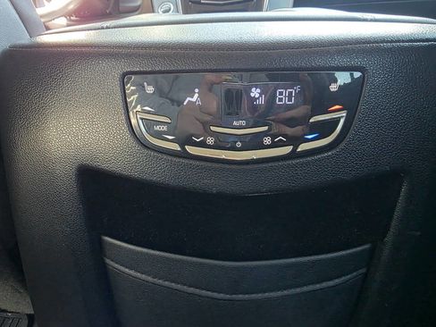 Used 2019 Cadillac Escalade ESV Luxury image 39