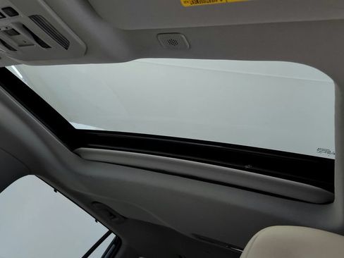 Certified 2024 Toyota Highlander XLE FWD image 61