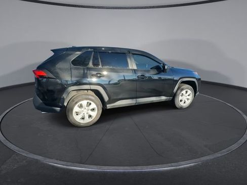 Used 2023 Toyota RAV4 LE image 17