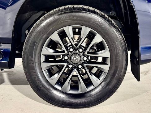 Used 2022 Lexus GX 460 Premium w/ Premium Plus Package image 31