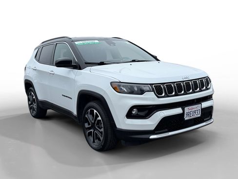 Used 2023 Jeep Compass Limited image 7