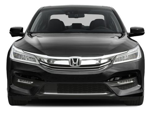 Used 2017 Honda Accord Touring image 4