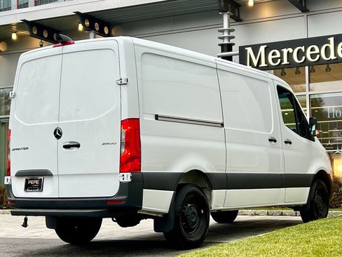 Used 2025 Mercedes-Benz Sprinter 2500 image 12