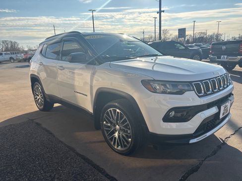 Used 2023 Jeep Compass Limited w/ Elite Group image 7