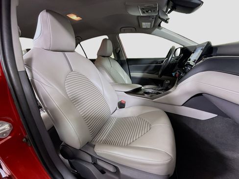 Used 2021 Toyota Camry SE image 28