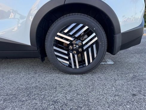 New 2026 Nissan Leaf SV+ w/ Floor Mat Package (SV+) image 8