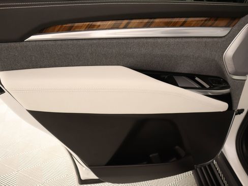 Used 2025 Cadillac Escalade Sport Platinum image 20