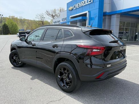 New 2026 Chevrolet Trax LT image 4