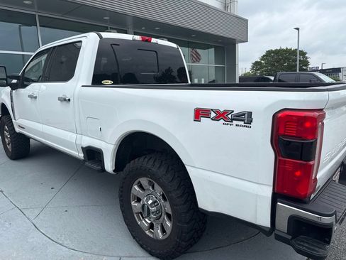 Used 2023 Ford F350 Lariat w/ Lariat Ultimate Package AWD/4WD image 2