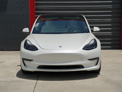 Used 2022 Tesla Model 3 Standard Range RWD image 3