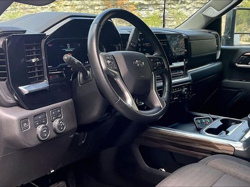 Used 2024 Chevrolet Silverado 2500 LT w/ Midnight Edition image 11