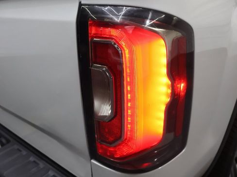 Used 2018 GMC Sierra 1500 SLT image 27