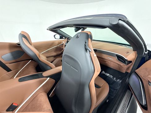 Certified 2024 Ferrari Roma Spider image 21