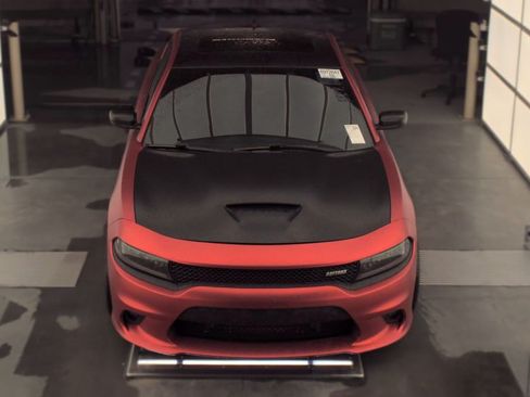 Used 2018 Dodge Charger R/T RWD image 2