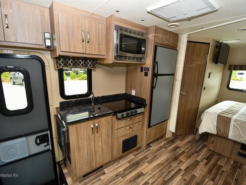 Used 2016 Mercedes-Benz Sprinter 3500 image 6