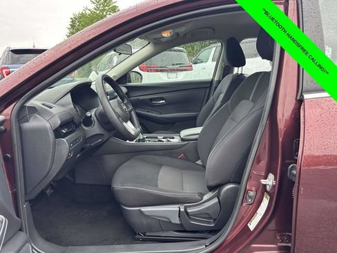 Used 2024 Nissan Sentra SV FWD image 3