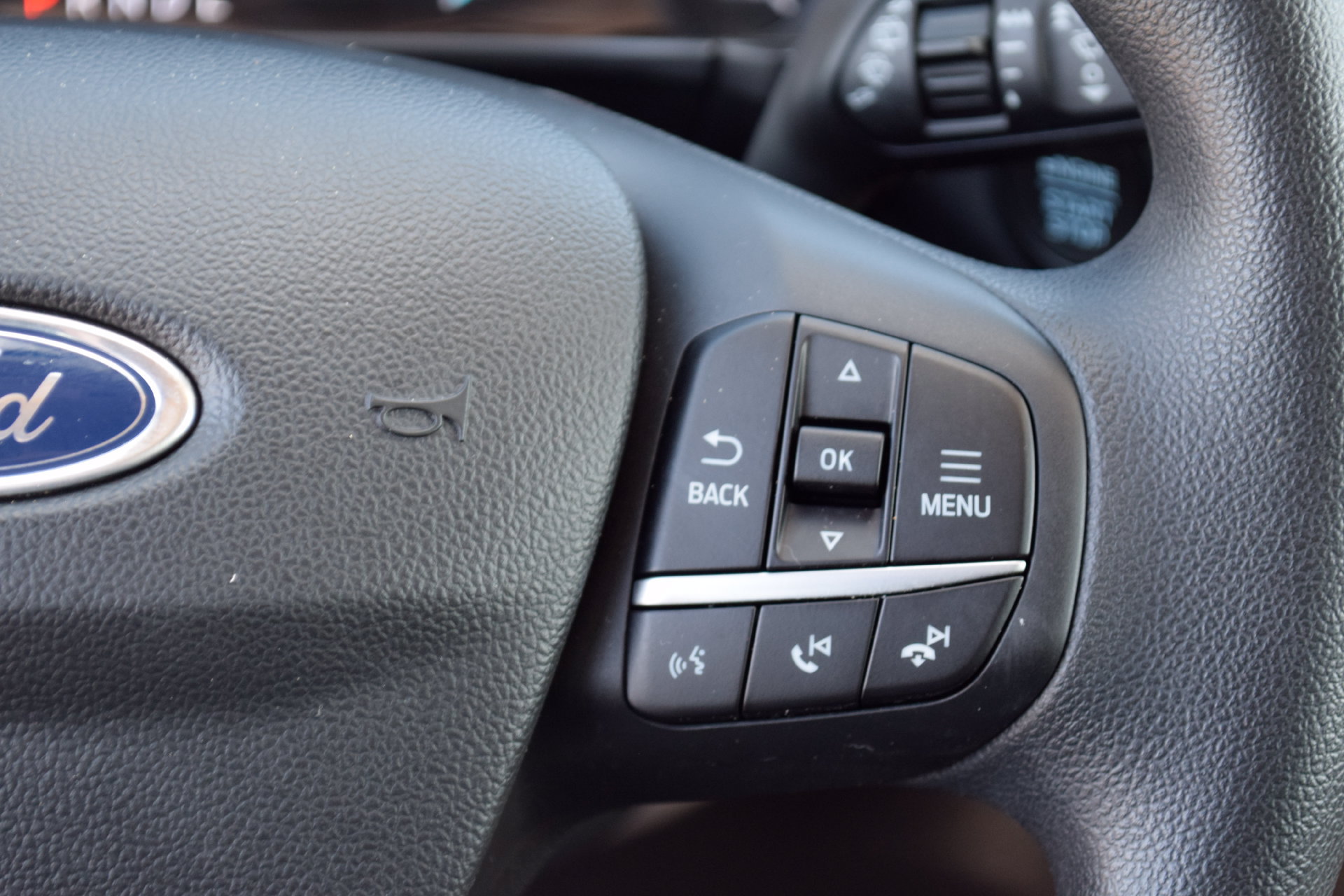 Used 2020 Ford Escape SE FWD image 7