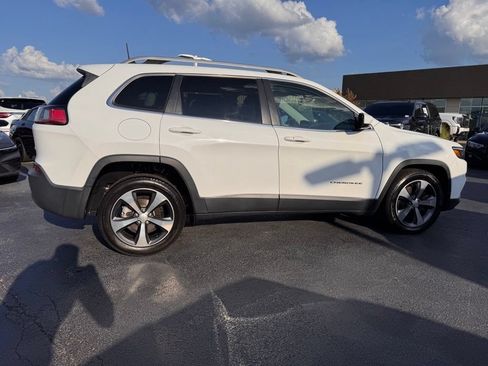 Used 2019 Jeep Cherokee Limited FWD image 6