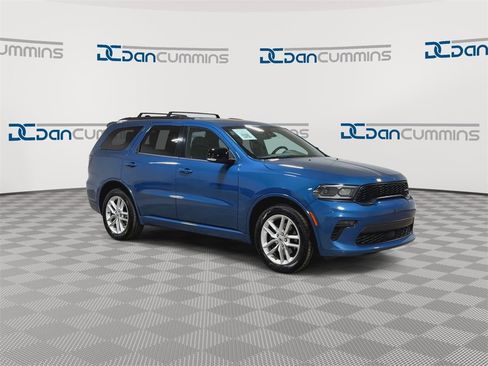 Used 2023 Dodge Durango GT image 2
