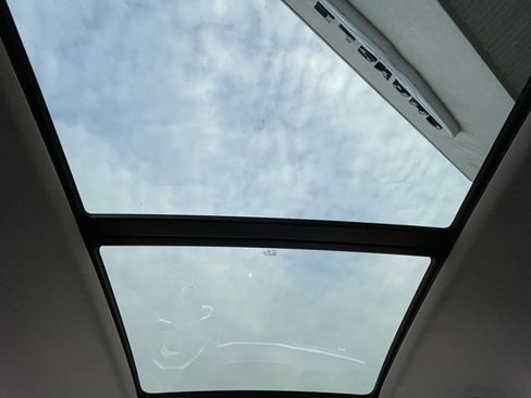 Used 2021 Volkswagen Atlas SE w/ Panoramic Sunroof Package image 27