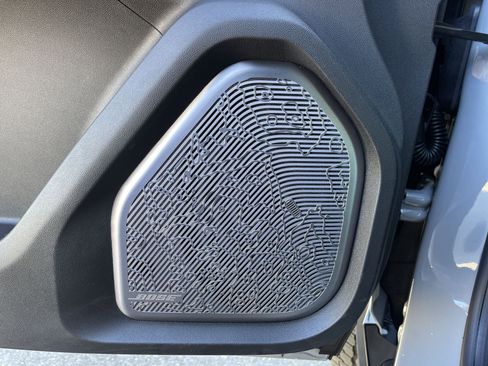 New 2026 GMC Hummer EV SUV image 58