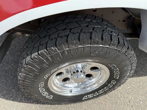 Used 1996 Ford Bronco XLT image 12