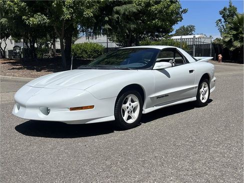 Used 1993 Pontiac Firebird Coupe RWD image 3