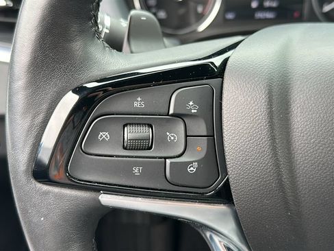 Used 2023 Buick Enclave Essence AWD/4WD image 17