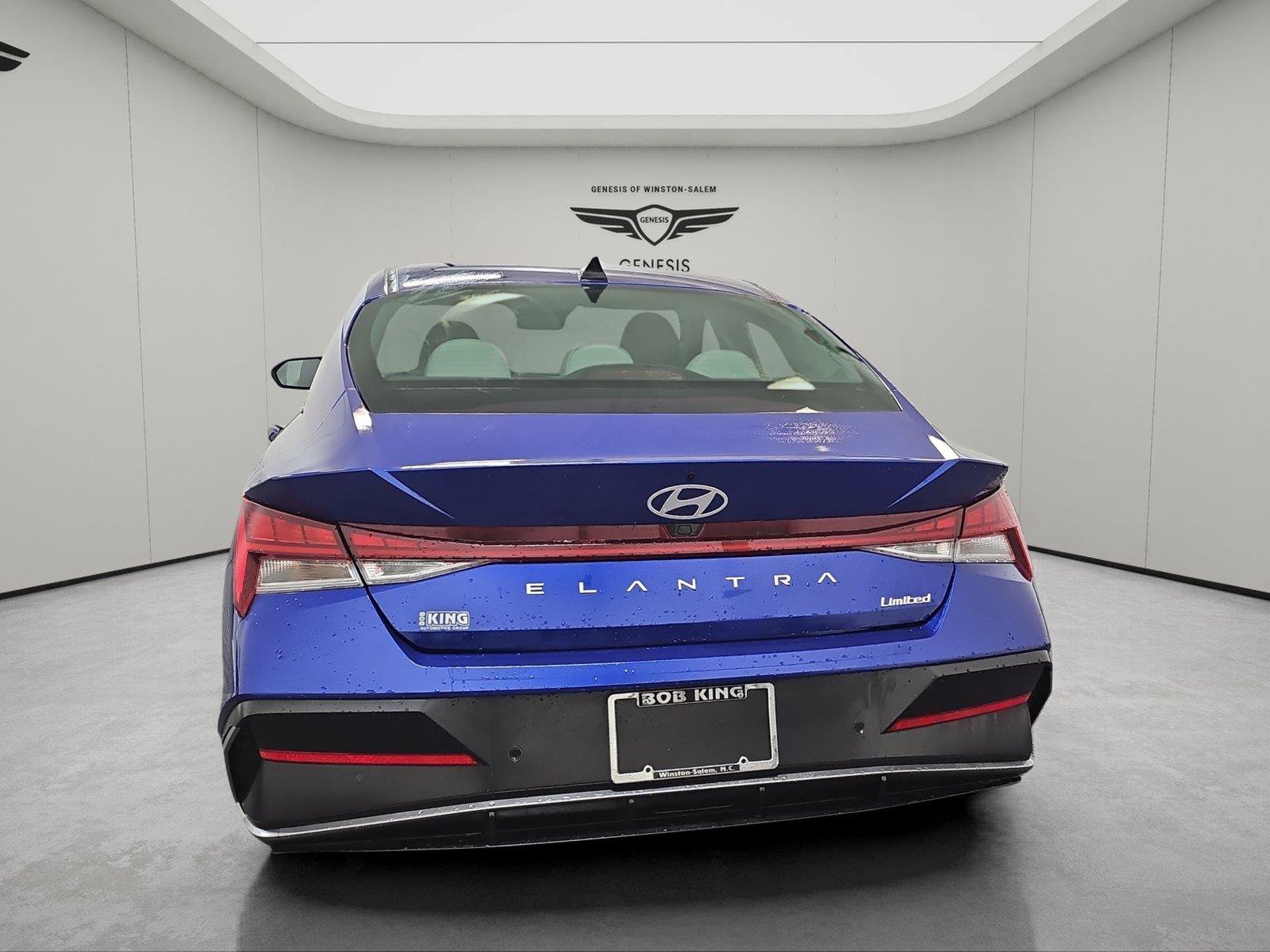 Used 2024 Hyundai Elantra Limited FWD image 4