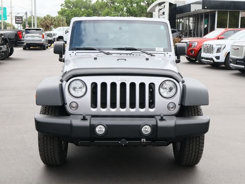 Used 2018 Jeep Wrangler Sport AWD/4WD image 4