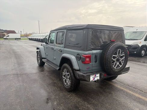 New 2026 Jeep Wrangler Unlimited Sahara AWD/4WD image 3
