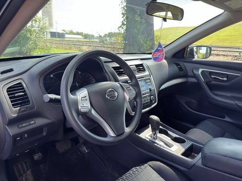 Used 2016 Nissan Altima 2.5 S w/ Power Driver Seat Package FWD image 3