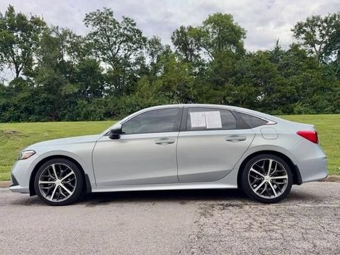 Used 2023 Honda Civic Touring image 6