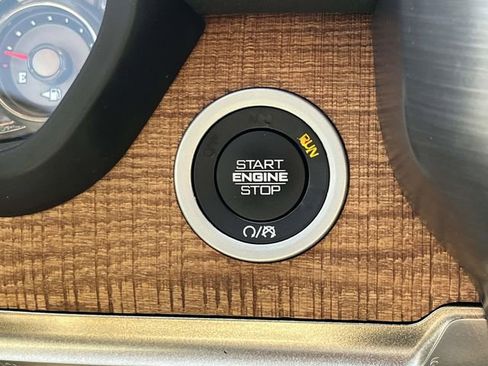 Used 2019 RAM 1500 Limited AWD/4WD image 27