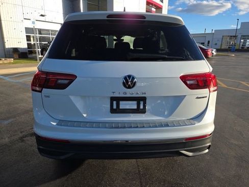 Used 2023 Volkswagen Tiguan SE image 6