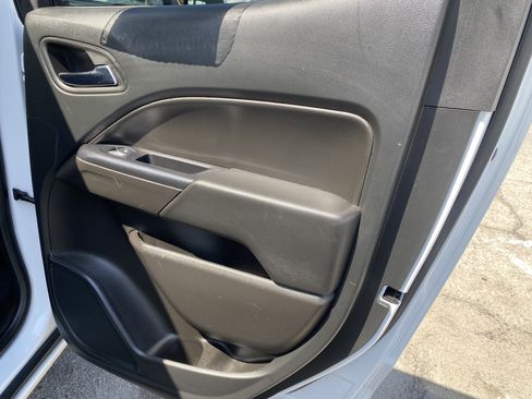 Used 2020 Chevrolet Colorado LT w/ Safety Package RWD image 23
