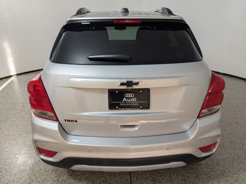 Used 2018 Chevrolet Trax LT w/ Redline Edition FWD image 6