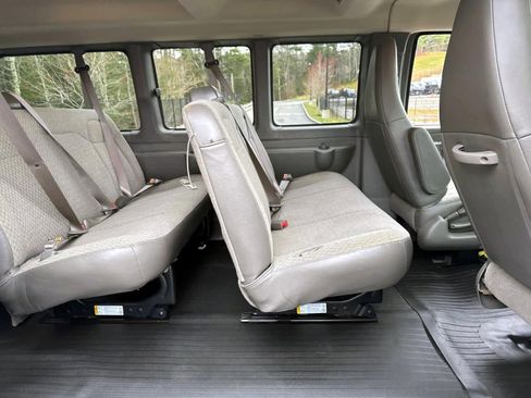 Used 2025 Chevrolet Express 2500 LT w/ LT Preferred Equipment Group RWD image 10