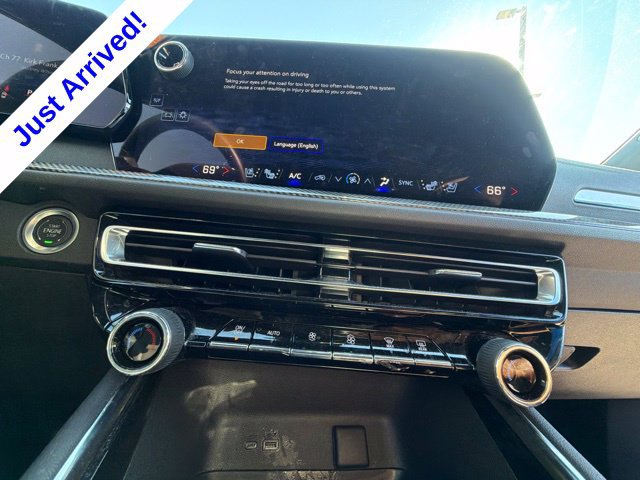 Used 2025 Chevrolet Traverse High Country FWD image 33