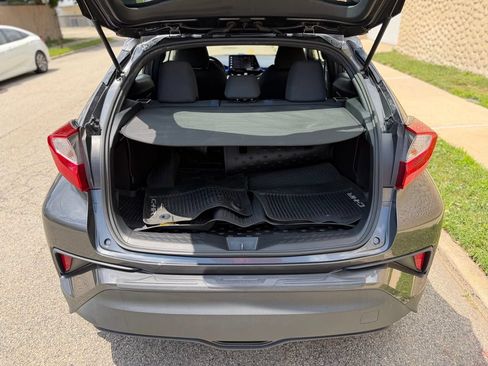 Used 2020 Toyota C-HR XLE FWD image 10