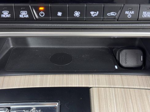 Used 2024 MAZDA CX-90 Plug-In Hybrid w/ Premium Pkg image 28